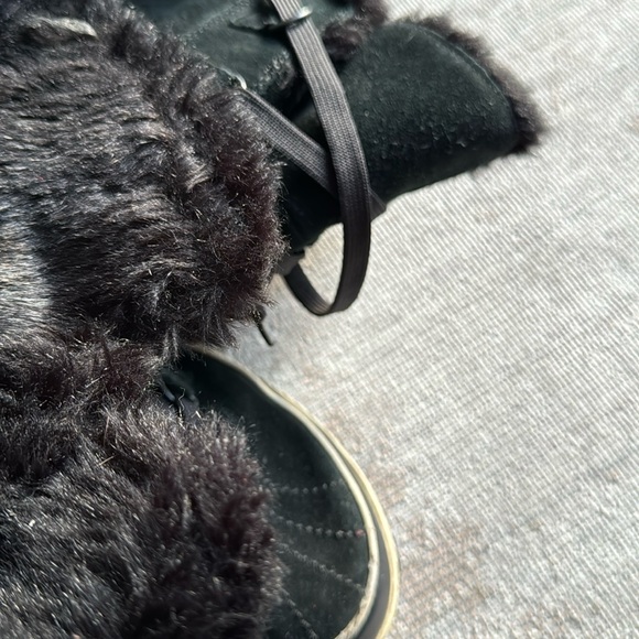 Sorel TIVOLI Suede Water Resistant Boots Size 7.5 - Picture 4 of 9